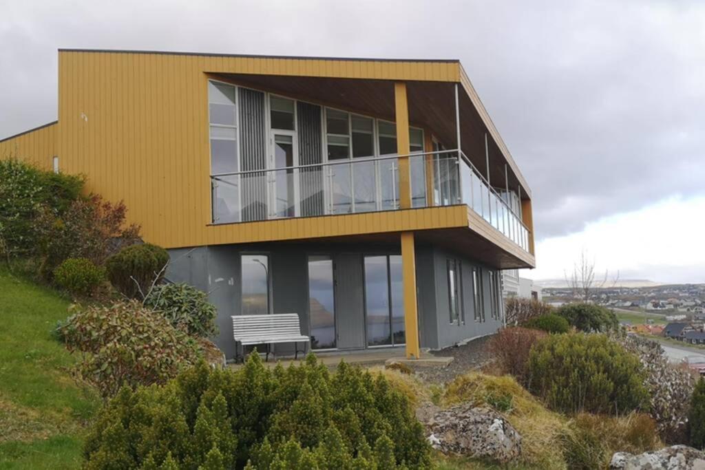 Large Apartment With Fabulous View Of Torshavn Luaran gambar