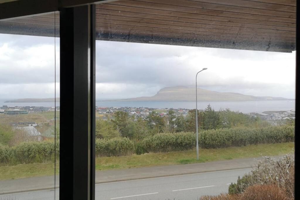 Large Apartment With Fabulous View Of Torshavn Luaran gambar