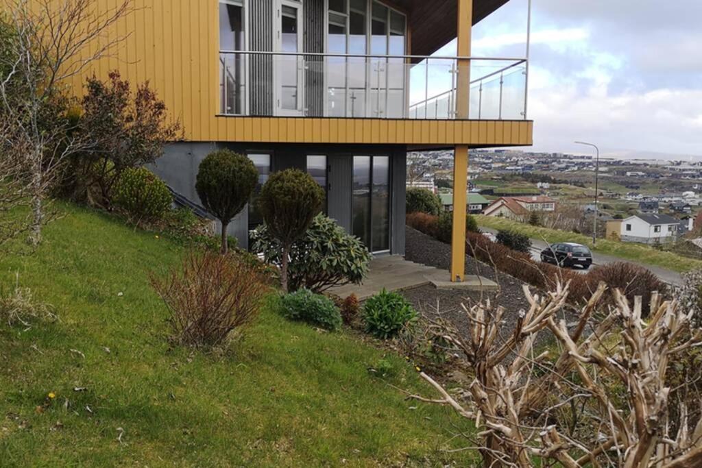 Large Apartment With Fabulous View Of Torshavn Luaran gambar