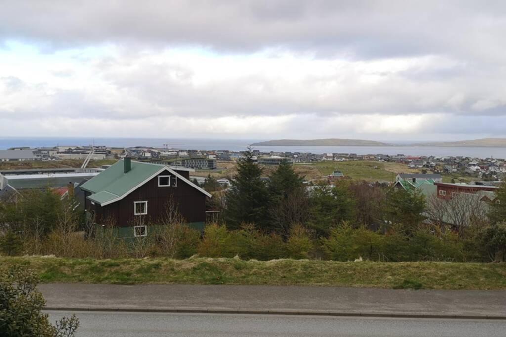 Large Apartment With Fabulous View Of Torshavn Luaran gambar